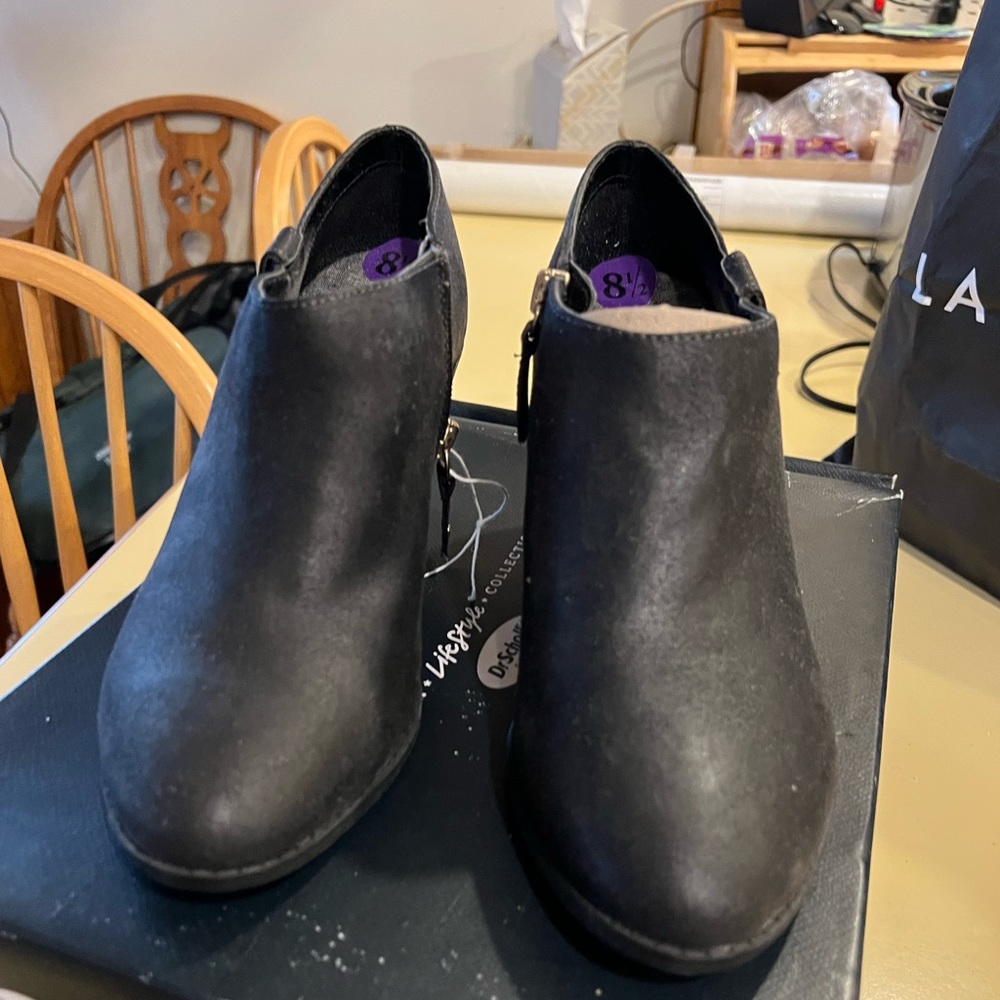 Black Dr. Scholls shoes from the American Lifestyle Collection